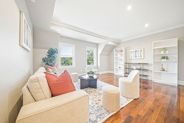 324 Tappan PH, Brookline, MA 02445