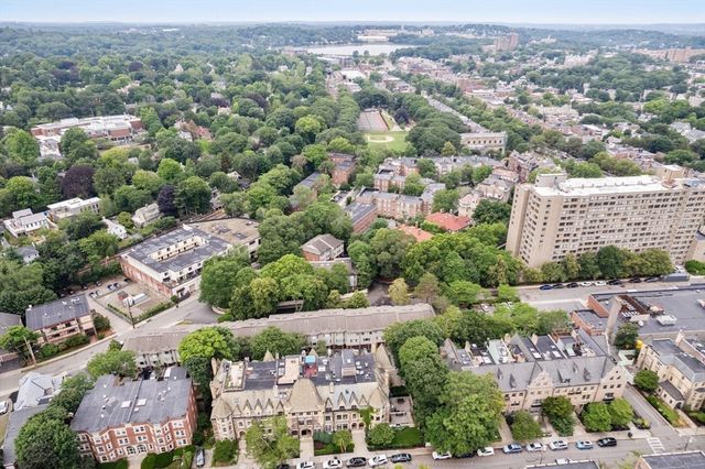 324 Tappan PH, Brookline, MA 02445