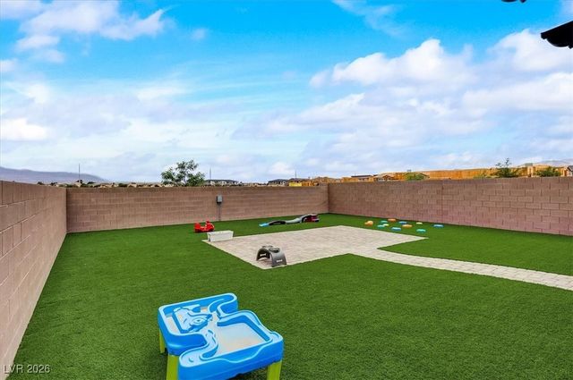 7255 Dazzle Point Street, North Las Vegas, NV 89084