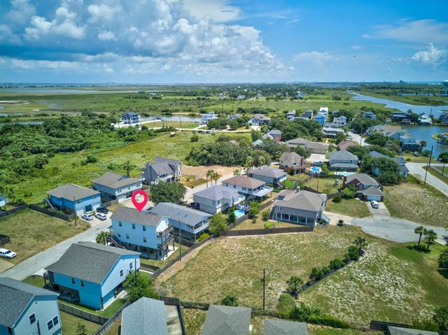 12835 E Conquistador Drive, Galveston, TX 77554