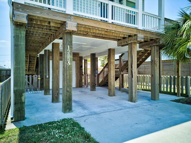 12835 E Conquistador Drive, Galveston, TX 77554