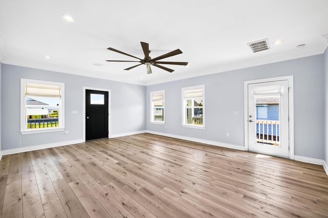 12835 E Conquistador Drive, Galveston, TX 77554