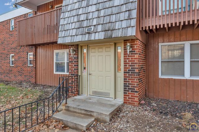 5446 SW 12th Ter Apt 3, Topeka, KS 66604