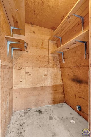 5446 SW 12th Ter Apt 3, Topeka, KS 66604