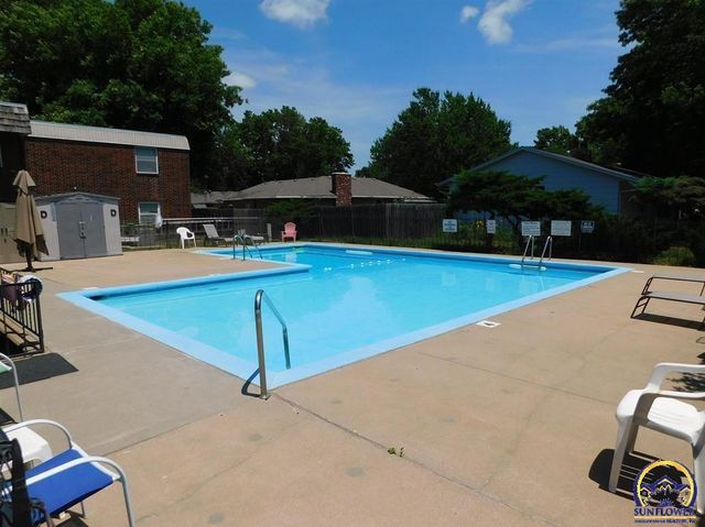 5446 SW 12th Ter Apt 3, Topeka, KS 66604