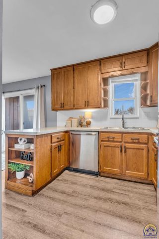 5446 SW 12th Ter Apt 3, Topeka, KS 66604