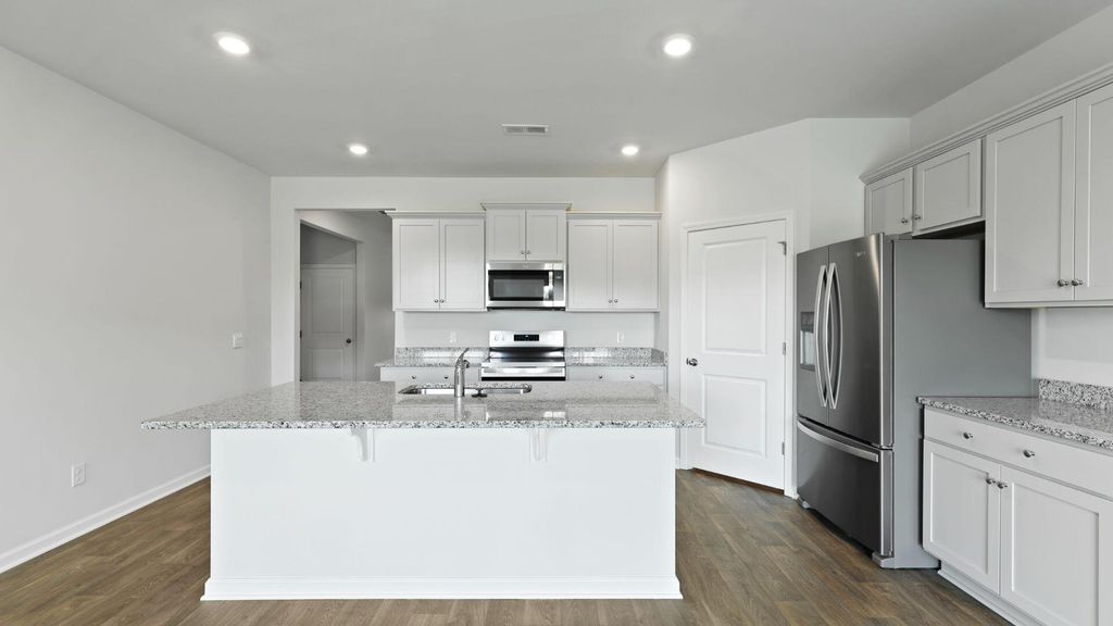 Image 7 of property listing at 613 Perch Lane, Santee, SC 29142