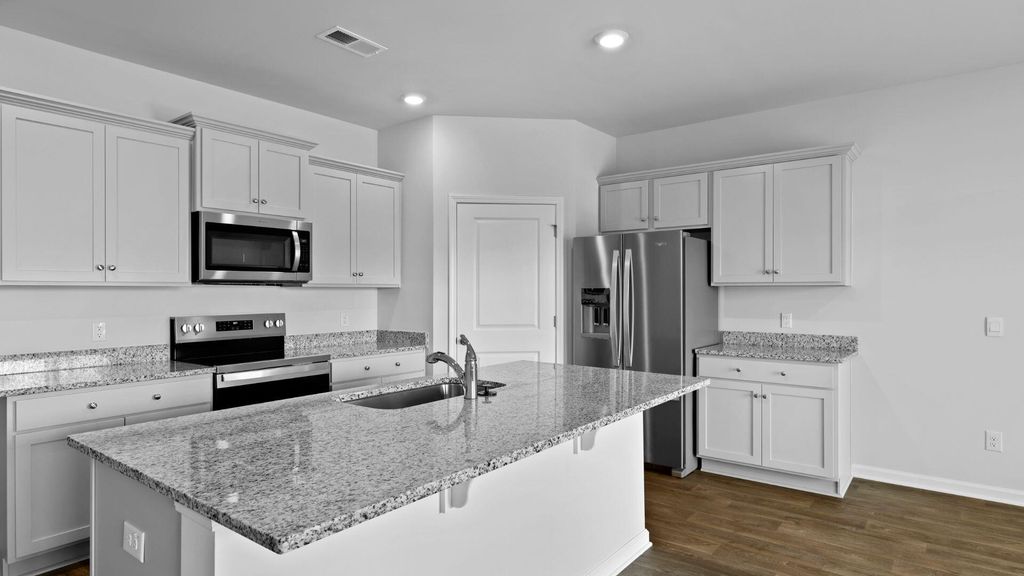 Image 8 of property listing at 613 Perch Lane, Santee, SC 29142