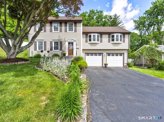 4 Lee Circle, Bloomfield, CT 06002