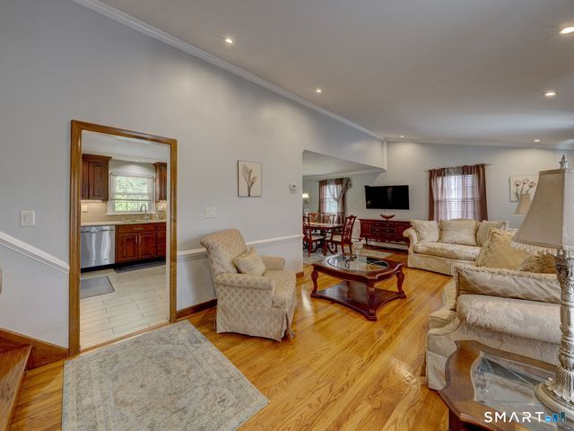 4 Lee Circle, Bloomfield, CT 06002