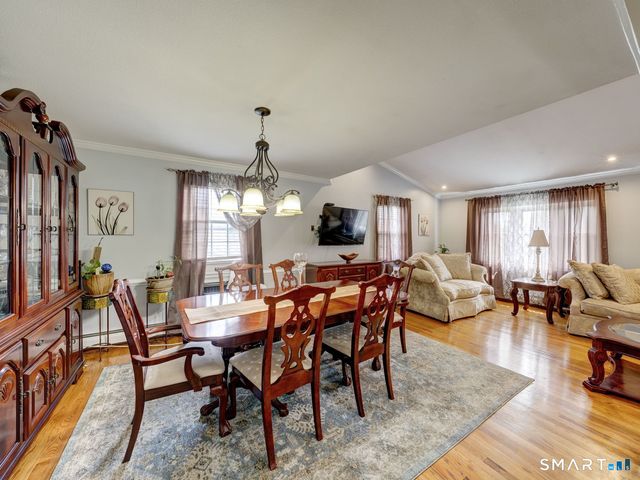 4 Lee Circle, Bloomfield, CT 06002