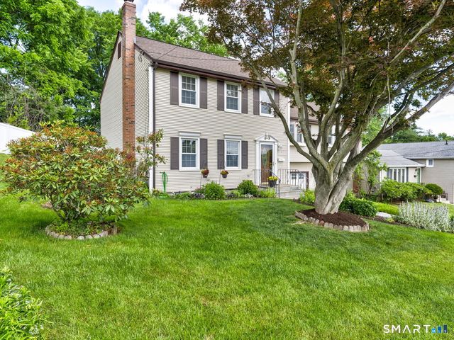 4 Lee Circle, Bloomfield, CT 06002