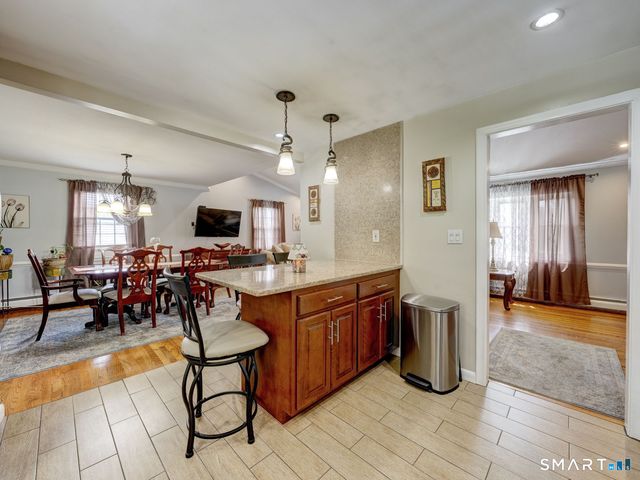 4 Lee Circle, Bloomfield, CT 06002