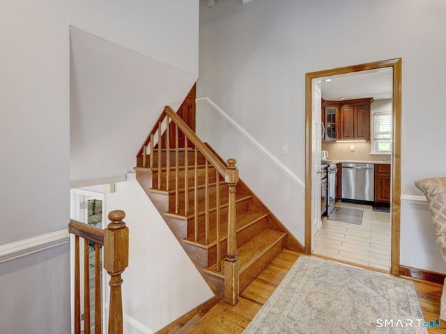4 Lee Circle, Bloomfield, CT 06002