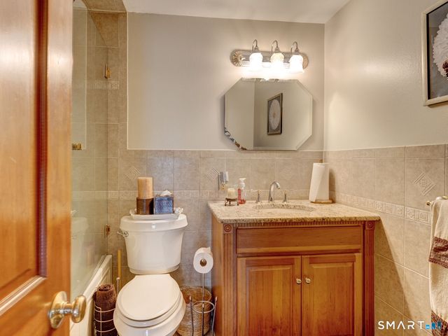 4 Lee Circle, Bloomfield, CT 06002