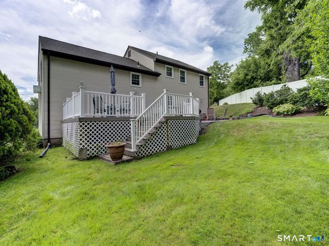 4 Lee Circle, Bloomfield, CT 06002