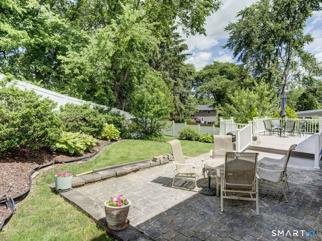 4 Lee Circle, Bloomfield, CT 06002