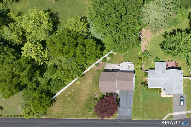 4 Lee Circle, Bloomfield, CT 06002
