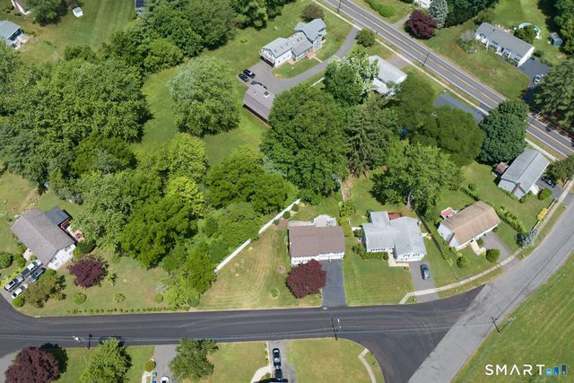 4 Lee Circle, Bloomfield, CT 06002
