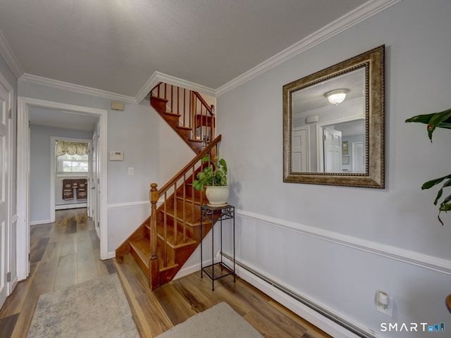 4 Lee Circle, Bloomfield, CT 06002
