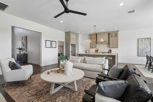 6900 Lake View Court, Cashion, OK 73016