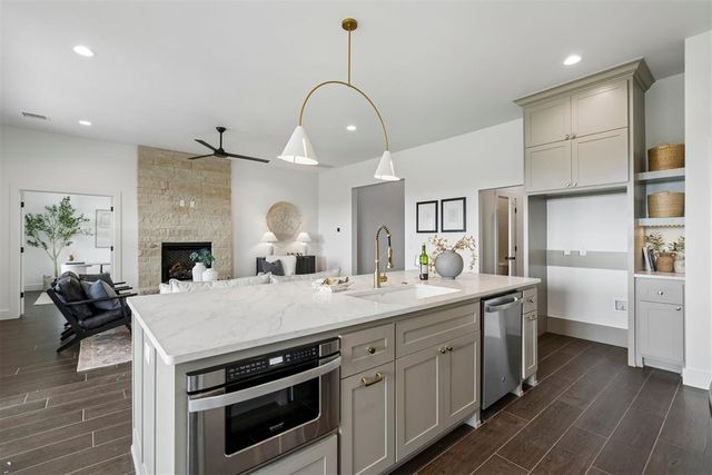 6900 Lake View Court, Cashion, OK 73016