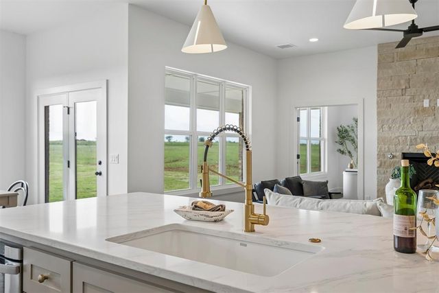 6900 Lake View Court, Cashion, OK 73016