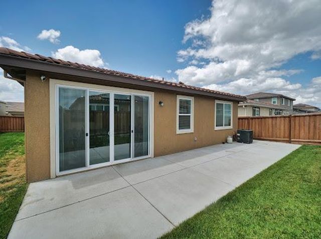571 Pleasant Drive, Lathrop, CA 95330