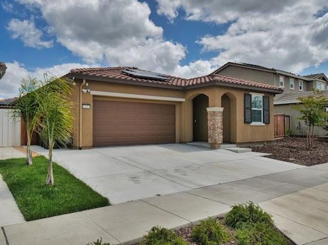571 Pleasant Drive, Lathrop, CA 95330
