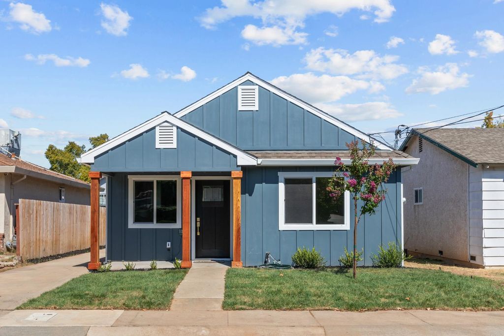 2153 Perkins Way, Sacramento, CA 95818