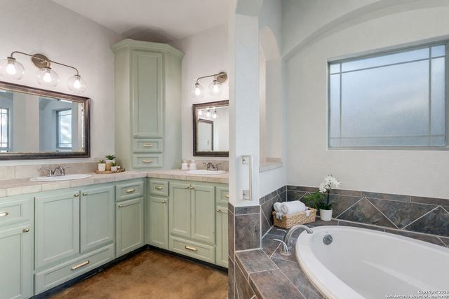 11403 Lago Vista, Helotes, TX 78023