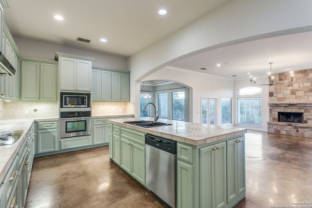 11403 Lago Vista, Helotes, TX 78023