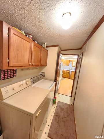 37 JANET Street, Murphysboro, IL 62966