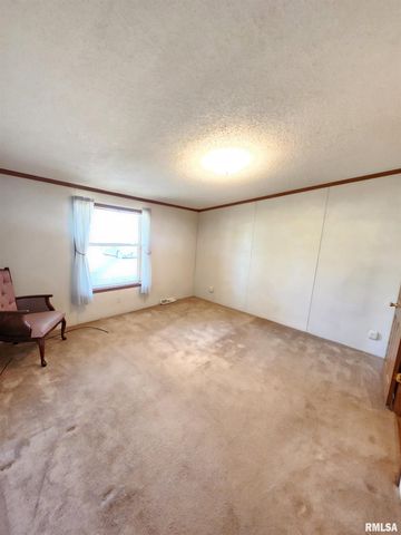 37 JANET Street, Murphysboro, IL 62966