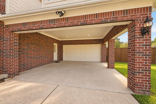 2716 Silverstone Way, Conroe, TX 77304