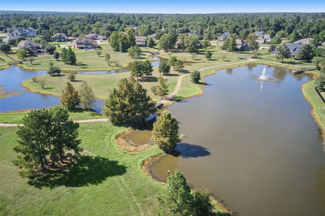 2716 Silverstone Way, Conroe, TX 77304