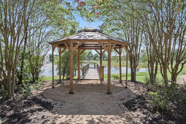 2716 Silverstone Way, Conroe, TX 77304