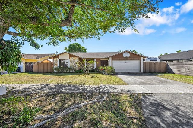 13010 SW 119th St, Miami, FL 33186