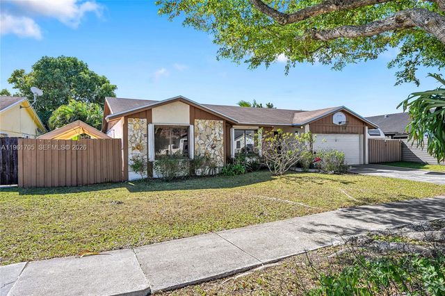 13010 SW 119th St, Miami, FL 33186