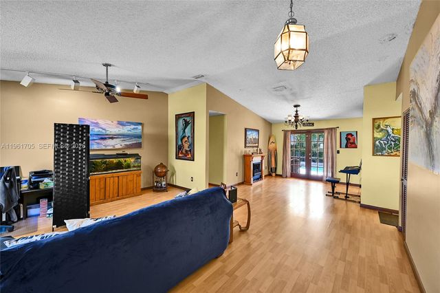 13010 SW 119th St, Miami, FL 33186