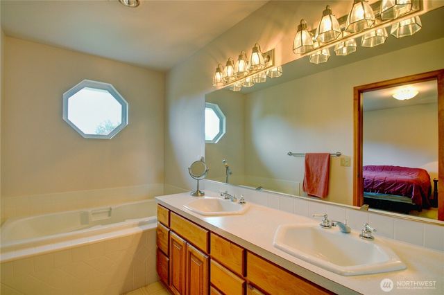 3805 N Avenue W, Anacortes, WA 98221