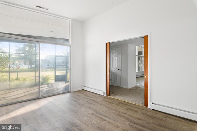 45 E LAKE DR, Annapolis, MD 21403