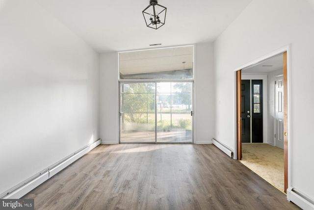 45 E LAKE DR, Annapolis, MD 21403