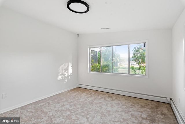 45 E LAKE DR, Annapolis, MD 21403