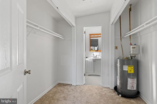 45 E LAKE DR, Annapolis, MD 21403