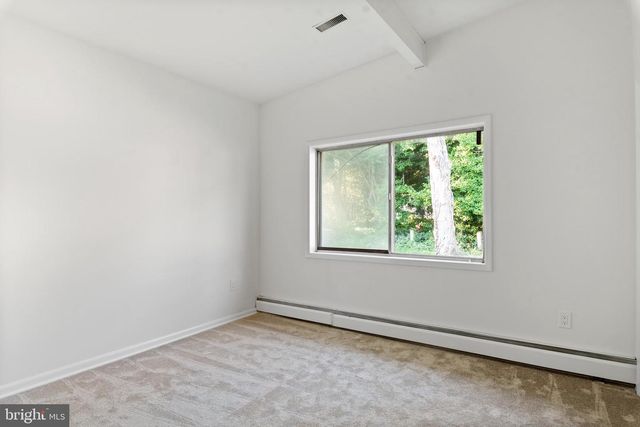 45 E LAKE DR, Annapolis, MD 21403