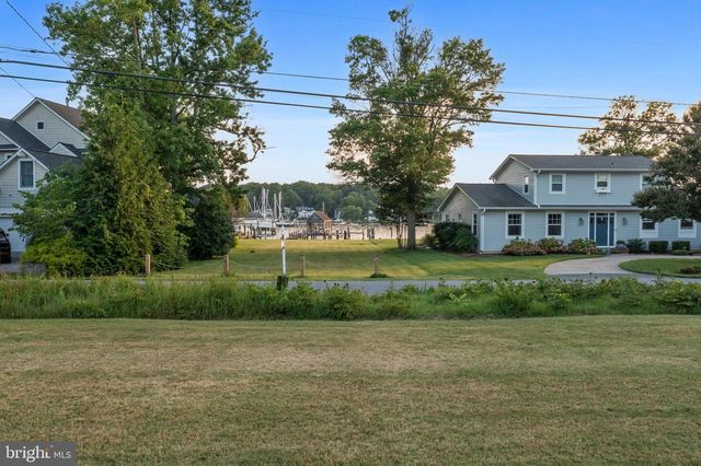 45 E LAKE DR, Annapolis, MD 21403