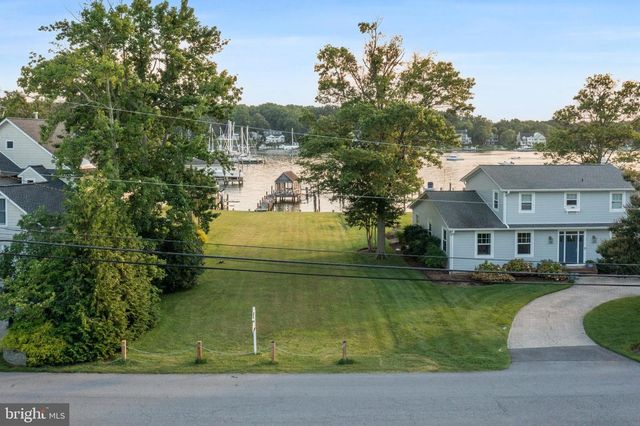 45 E LAKE DR, Annapolis, MD 21403