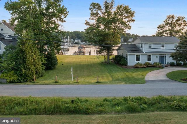 45 E LAKE DR, Annapolis, MD 21403