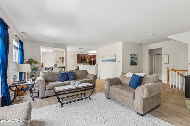 197 Melanie Way 709, Manahawkin, NJ 08050